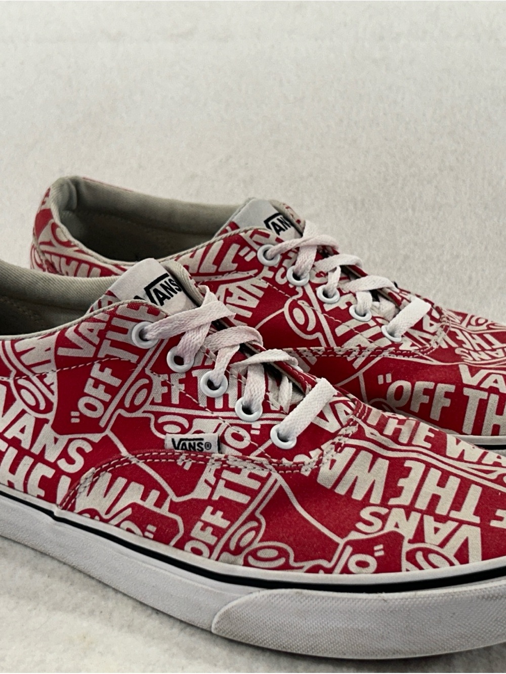 Vans Low-Top Sneakers in Red and White 'Off The Wall' Graphic